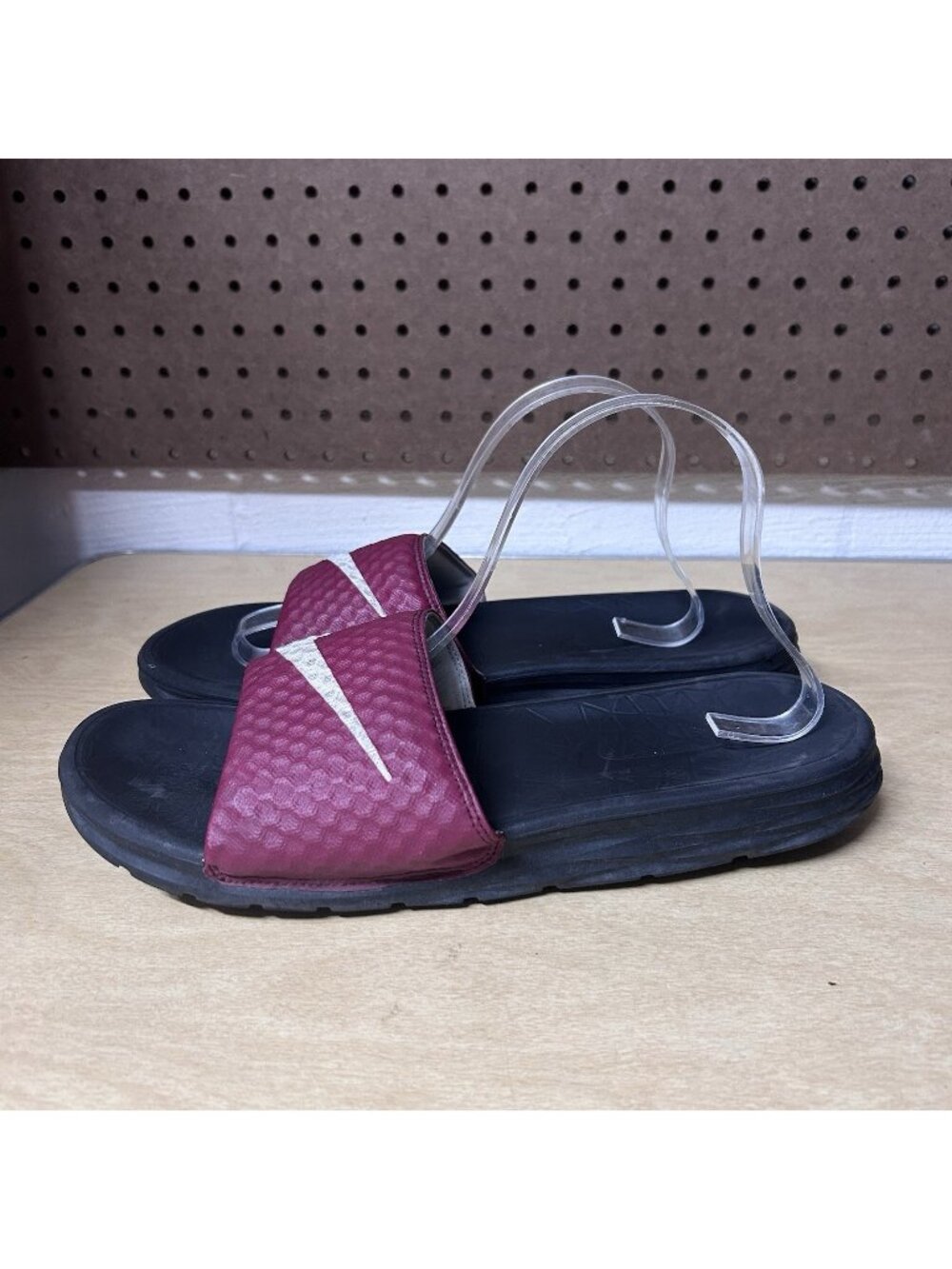 Nike Benassi Solarsoft Slides Sandals Shoes Mens Size 10 Black Maroon 705474-602